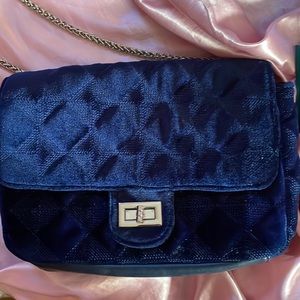 Chain link side purse